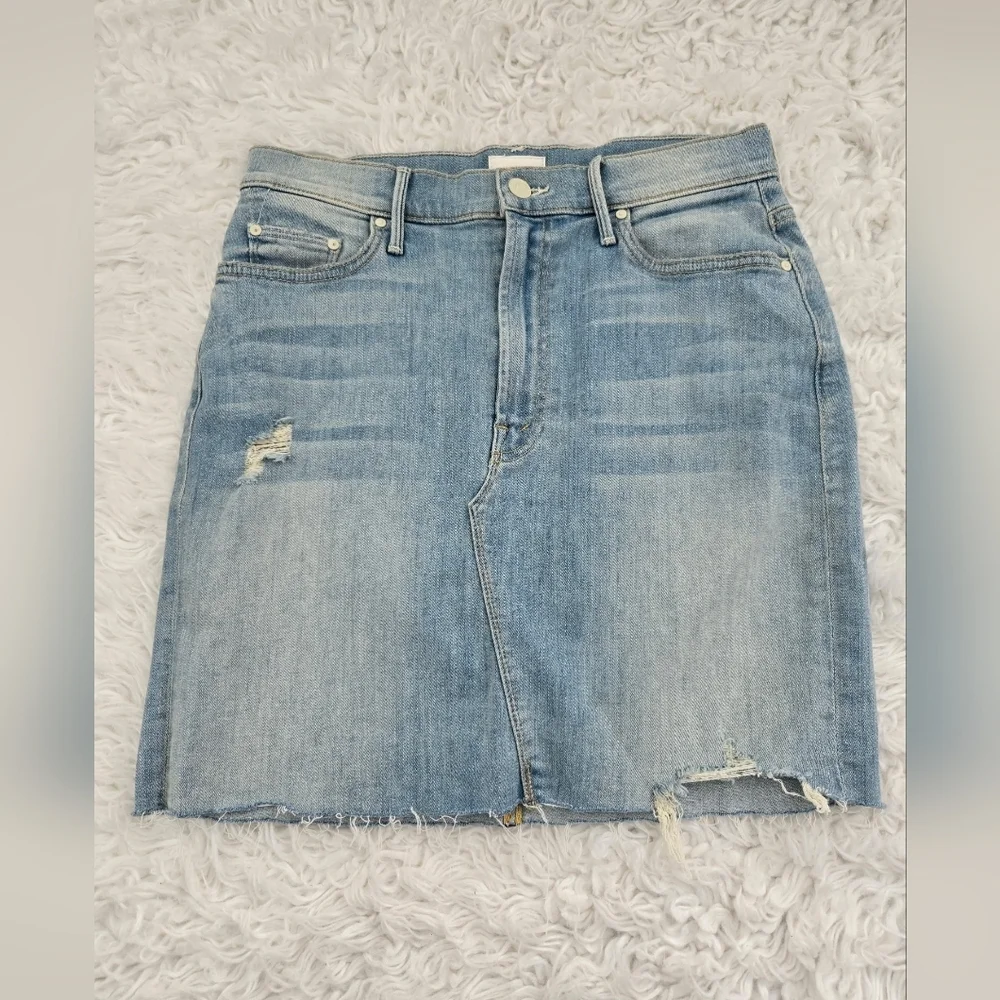 MOTHER The Sacred Mini Fray Skirt. Size 27. Good preowned condition.